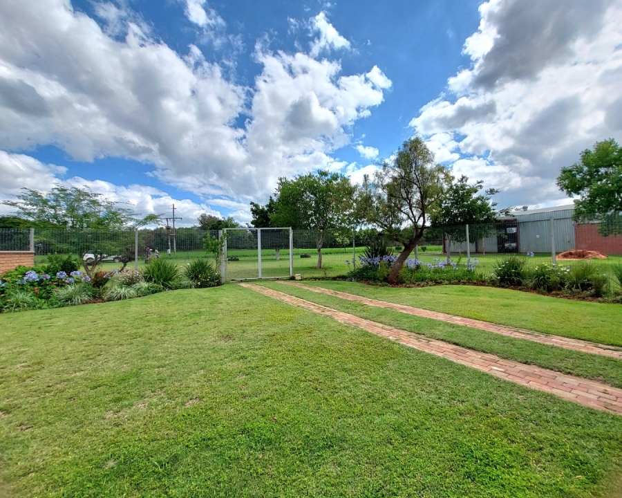 Commercial Property for Sale in Zoutpansdrift North West